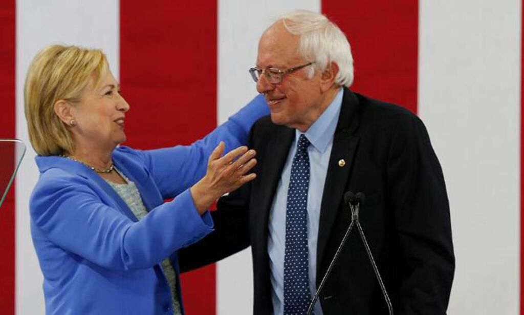 Bernie Sanders gir Hillary sin støtte
