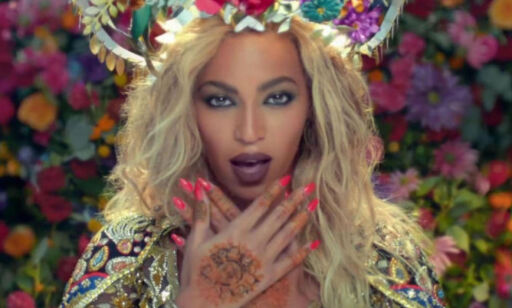 Beyoncé får kritikk for rollen i Coldplay-video
