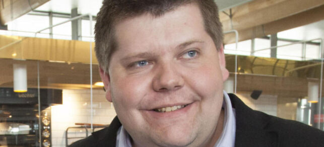 Jon Henrik (29) er autist og sjef for sju. Nå kan han vinne gjev pris