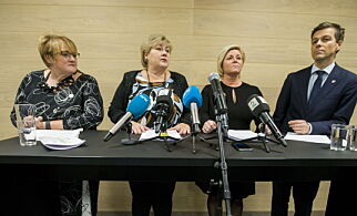 Oslo 20161203.
Venstre-leder Trine Skei Grande (f.v.), statsminister Erna Solberg, finansminister og FrP-leder Siv Jensen og KrF-leder Knut Arild Hareide under en pressekonferanse om neste års statsbudsjett i møtelokalene til ASKO på Kalbakken lørdag kveld.
Foto: Vegard Wivestad Grøtt / NTB scanpix