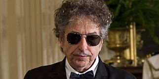 Svenska Akademien med kraftig advarsel til Bob Dylan
