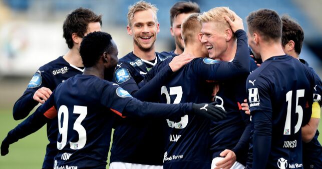 Toppfotballen skyter seg sjøl i skuddbeinet med seriestart i april