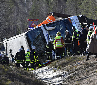 - Det var fullstendig kaos. Det lå skadde barn i veien, i grøfta og ved bussen. Andre gikk rundt i sjokk