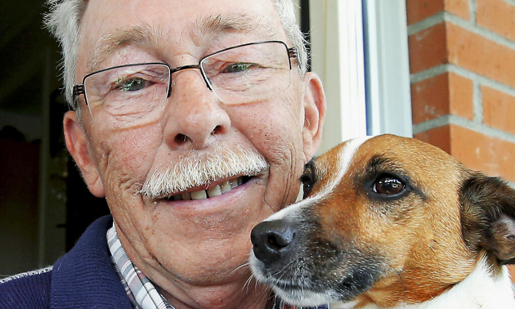 Kenneth mistet kona og to døtre i kreft. Hunden Charlie ga han livsgnisten tilbake