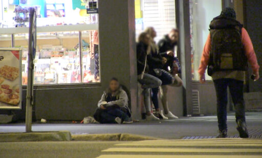 Gatemagasin reagerer sterkt på NRK-dokumentar. Sier de ikke selger blader til kriminelle