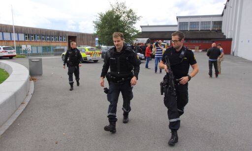 Jente (16) alvorlig skadd etter knivstikking på skole i Lier