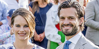 Sofia og Carl Philip viser frem prins Gabriel for første gang