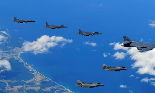 Amerikanske bombefly med maktdemonstrasjon mot Nord-Korea