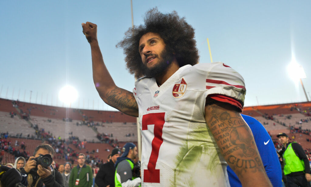 Mannen som startet NFL-protestene tar ligaen til retten