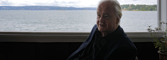 Oslo 20160727.
Forfatter Ketil Bjørnstad er aktuell med ny bok: "Verden som var min. Syttitallet". Forfatteren er fotografert hjemme.
Foto: Krister Sørbø / NTB scanpix