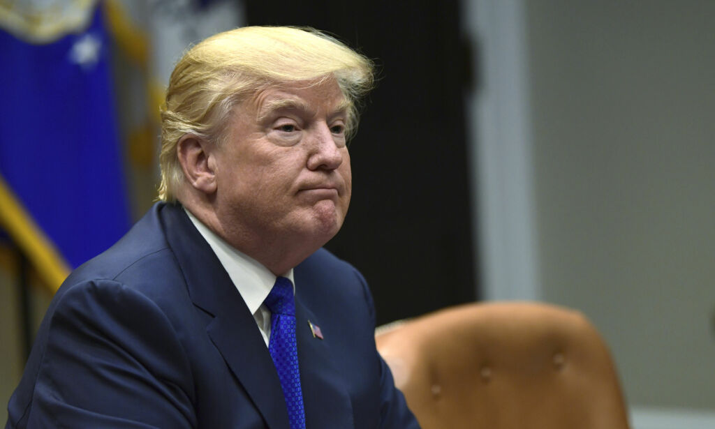 Trump sprer videoer som angivelig viser voldelige muslimer