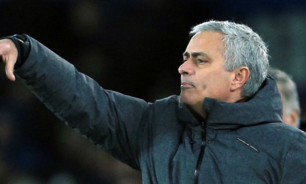 United-legenden og Mourinho i full ordkrig: - Han kommenterer ikke, han kritiserer