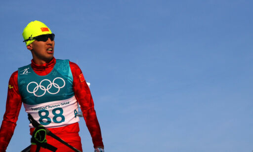 Kineseren ledet OL hele fem minutter foran Cologna og Sundby. Så ble han avslørt