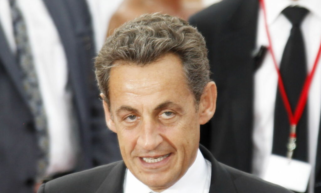 Frankrikes ekspresident Nicolas Sarkozy varetektsfengslet
