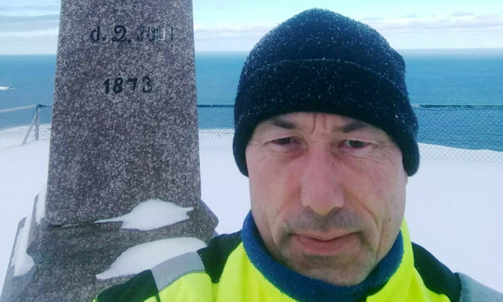Tom (53) har sittet på Nordkapp i ni dager. - Andre har det verre enn meg