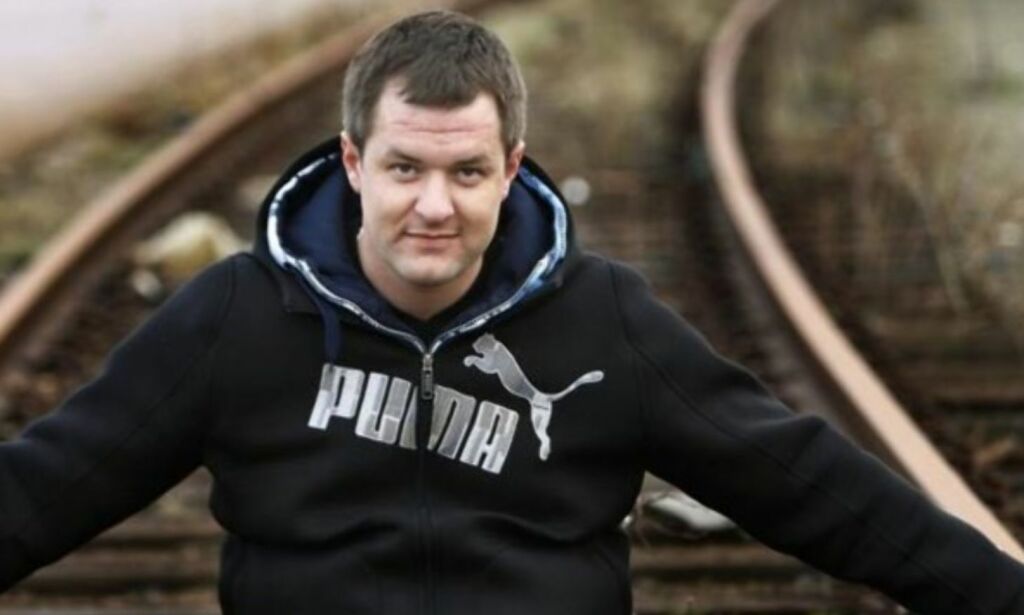 Tom Erik sovnet på togskinna. Det siste han husker er at lokomotivet kommer dundrende mot ham