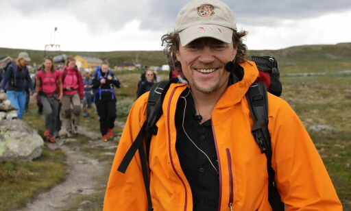 Derfor går Lars Monsen med langbukse og skjorte uansett vær