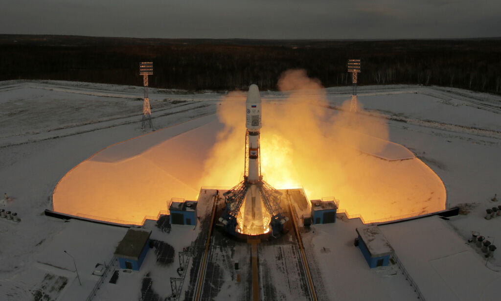 USA bekymret over russisk satellitt: - Oppfører seg veldig unormalt