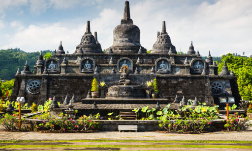 Turistperla Bali strammer inn reglene for utenlandske turister
