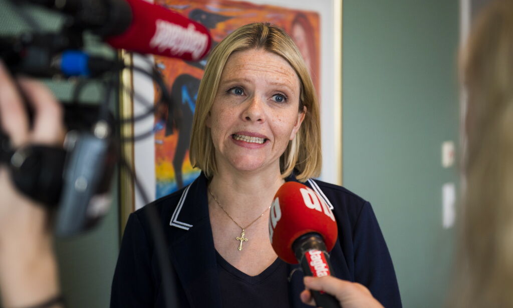 Utskjelt, ferdig og rasende. Nå er Listhaug tilbake i varmen