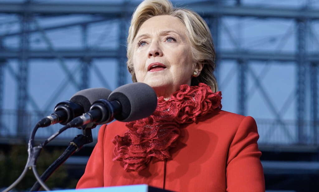 Trump takket Anthony Weiner. Så slo Clinton hardt tilbake med Russland-anklager